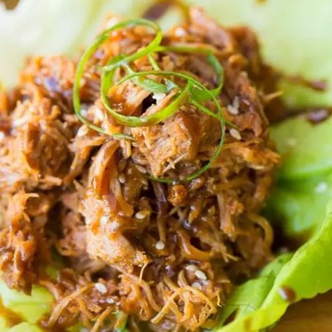 Slow Cooker Korean Lettuce Wraps - That Oven Feelin Asian Sandwiches, Korean Lettuce Wraps, Weekend Food, Pork Salad, Leftover Pork, Paleo Crockpot, Korean Recipes, Korean Stuff, Duck Sauce