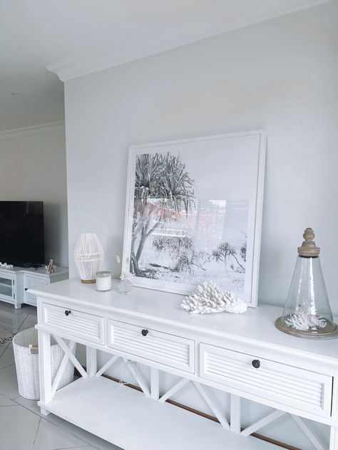 Hamptons Entryway, Coastal Console Table, White Dinning Room, Coastal Console, Hampton Dining Table, Coastal Styling, Entrance Table Decor, Hamptons Dining, Hamptons Decor