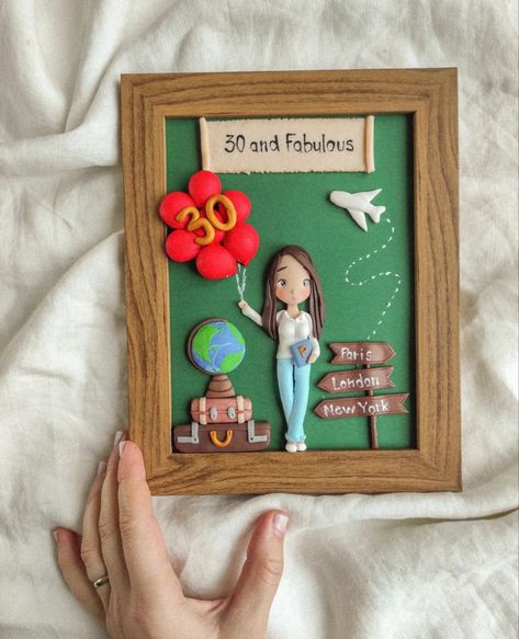 Clay Art For Birthday, Clay Frames Ideas, Polymer Clay Frame Ideas, Clay Molding Ideas, Polymer Clay Projects To Sell, Frame For Best Friend, Clay Birthday Gifts, Polymer Clay Frame, Clay Frame