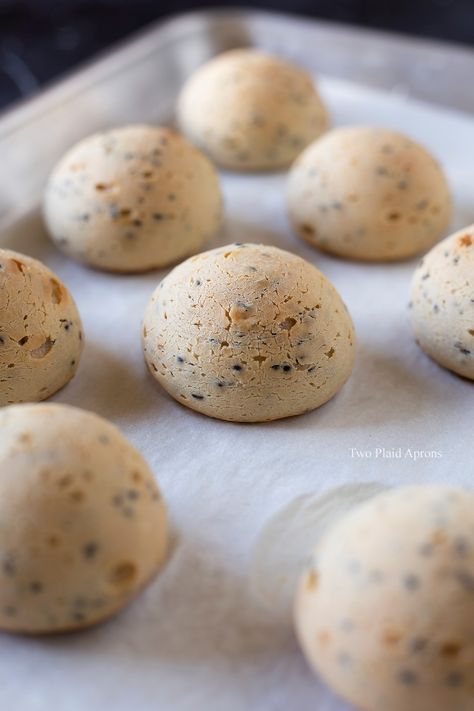 Mochi Bread Recipe, Korean Mochi, Mochi Bread, South Korean Food, Mochi Recipe, Baked Donut Recipes, Food Wishes, Bread Snacks, Choux Pastry