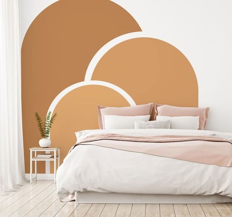 Nice Colors For Bedrooms, Bedroom Mural Art, Arch Painted On Wall Corner, Wall Mural Behind Bed, Wall Corner Painting Ideas, Pastel Bedrooms, Simple Wall Painting Ideas, Wall Sticker Ideas, Peach Bedroom