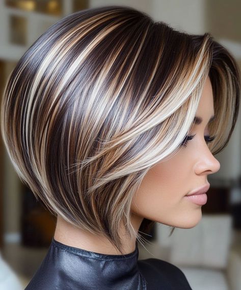 Hair Color Over 50 Highlights, Bob Brown Hair With Highlights, Bob Cut With Highlights, Hair Color Ideas For Short Hair, Bob With Lowlights, Inverted Bob With Layers, Bold Highlights, Shorthair Haircut, Feathered Bob