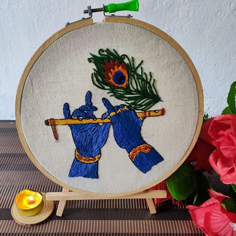 Krishna Embroidery, Krishna Aesthetic, Aesthetic Embroidery, Hand Embroidery Patterns Free, Clothes Embroidery Diy, Clothes Embroidery, Embroidery Diy, Outfits Woman, Embroidery On Clothes