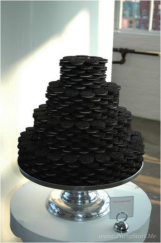 Oreo Pyramid Oreo Wedding Cake, Oreo Cookie Cake, Gateaux Cake, Oreo Cake, Cupcake Cake, Graduation Cakes, Grooms Cake, Oreo Cookies, Cookie Cake