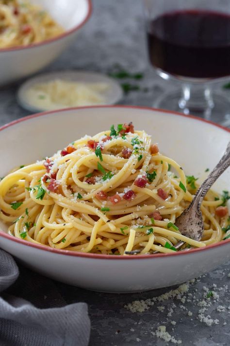 Carbonara For Two, Seafood Linguine Recipe, Seafood Linguine, Italian Spaghetti, Linguine Recipes, Lasagna Roll, Pasta Spaghetti, Pecorino Romano, Carbonara Recipe