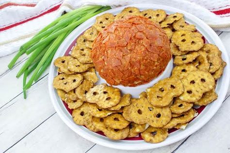 Pepperoni Cheese Ball Recipe Savory Apps, Cheddar Cheese Ball, Tailgate Recipes, Ball Recipes, Bruschetta Ingredients, Top Chicken Recipes, Tailgating Recipes, Cheese Ball Recipes, Cheese Balls