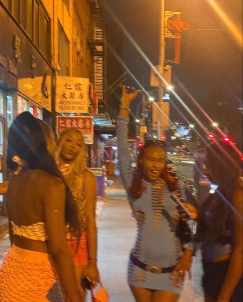 Fun With Friends Aesthetic Black, Night Out On The Town Aesthetic, Friend Trips Aesthetic, Go Out With Friends Aesthetic, Fun Adventures With Friends, New York Aesthetic Black Women, City Life Aesthetic Friends, Going Out Friends Aesthetic, Cool Friend Group Aesthetic