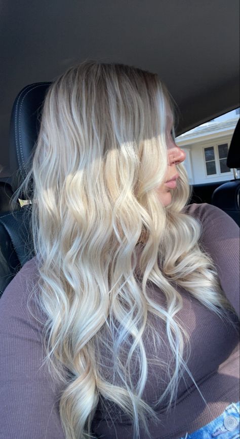 Fully Blonde Hair Color Ideas, Full Blonde Dyed Hair, White Hair With Root Smudge, Blonde Hair And Blonde Highlights, Platinum White Highlights, Highlights On Blonde Hair Platinum, Ashy Bleach Blonde Hair, Blond And Platinum Highlights, Blond Hair White Highlights