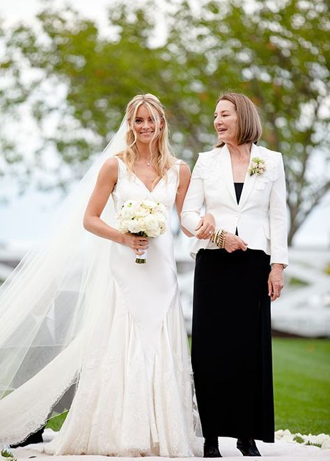 Wedding Ideas: The Best Way to Walk Down the Aisle with Your Mom Stables Wedding, Wedding Dresses Ideas, Bride Ideas, Stunning Wedding Venues, Walk Down The Aisle, Right Or Wrong, Dearly Beloved, Gown Photos, Real Weddings Photos