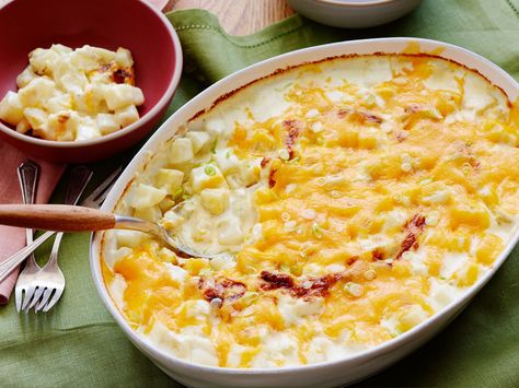 Perfect Potatoes au Gratin recipe from Ree Drummond via Food Network Potatoes Au Gratin Recipe, Perfect Potatoes, Ree Drummond Recipes, Au Gratin Potatoes, Au Gratin Potato Recipes, Gratin Potatoes, Au Gratin Recipes, Potato Recipes Side Dishes, Potatoes Au Gratin