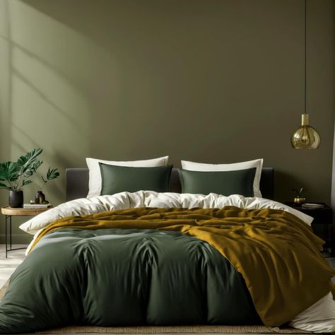 "Morning Hug" Softness: Dive into unparalleled softness with our comforter cover so cozy it entices you to linger in bed just a little longer each morning. Bedroom Green And Gold, Bold Bedroom Colors, Hunter Green Bed, Forest Green Bed, Green Wall Bedroom, Dark Green Duvet, Green Comforter Sets, Green Duvet Cover, Bedroom 2024