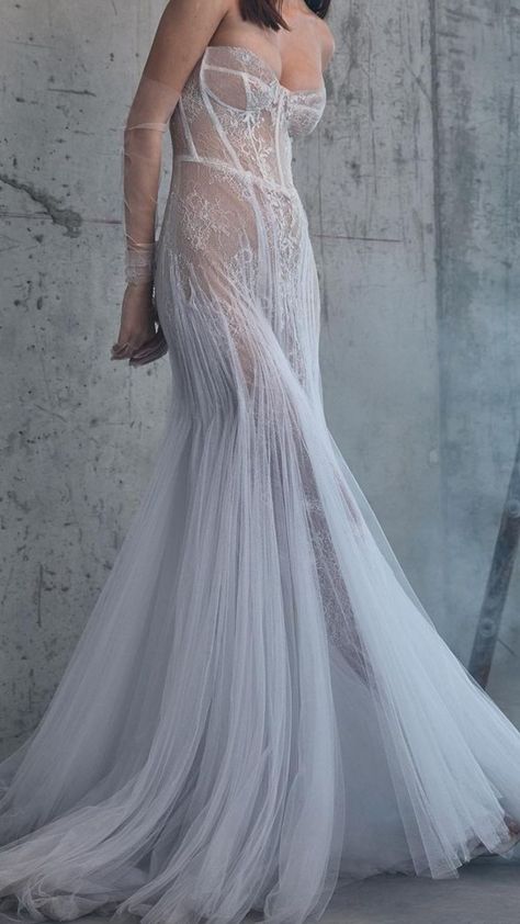 Wet Look Wedding Dress, Boned Wedding Dress, 2024 Photoshoot, Dress Soiree, Brazilian Wedding, Crazy Wedding, Moorish Architecture, Wedding Dresses 2024, Milla Nova