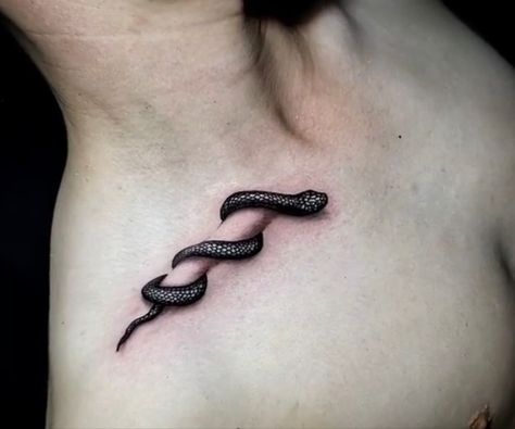 Tattoo Sneak, Sneak Tattoo Design, Snake Tattoos On Collar Bone, Snake Clavicle Tattoo, Clavicle Tattoo Snake, Snake Collar Bone Tattoo For Men, Collarbone Snake Tattoo, Snack Tattoo, Snake Tat On Collar Bone