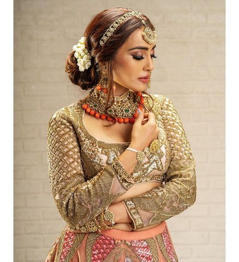 Surbhi Jyoti on Instagram: “@nehaadhvikmahajan @weddingvows.in @taandonreynu @reynutaandon @omkar.kocharekar @vbhushan.adornments” Surabhi Jyoti, Sheesh Patti, Alphabet Tattoo, Surbhi Jyoti, Bridal Makeup Images, Simple Bridesmaid Hair, Indian Bridal Photos, Surbhi Chandna, Indian Bride Outfits