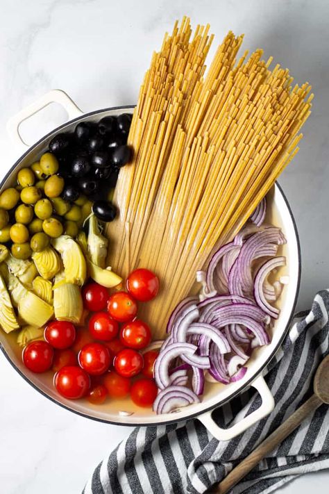 Mediterranean One Pot Pasta | Midwest Foodie Mediterranean Pasta Salads, Mediterranean Flavors, Mediterranean Pasta, Mini Tacos, Greek Pasta, One Pot Dinners, 20 Minute Recipes, Vegetable Pasta, Vegan Nutrition