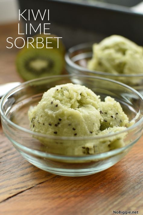 Kiwi Sorbet Recipe, Banana Sorbet, Kiwi Sorbet, Lemon Sorbet Recipe, Ice Cream Recipes Machine, Kiwi Seeds, Kiwi And Banana, Lime Sorbet, Orange Sorbet