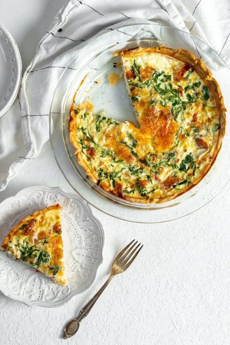 Egg White Quiche - Oh Snap Macros Macro Friendly Quiche Recipes, Macro Friendly Quiche, Egg White Quiche Recipes, Macros Breakfast, Egg White Quiche, Macro Friendly Lunch, Oh Snap Macros, Macro Breakfast, Macro Meal Prep