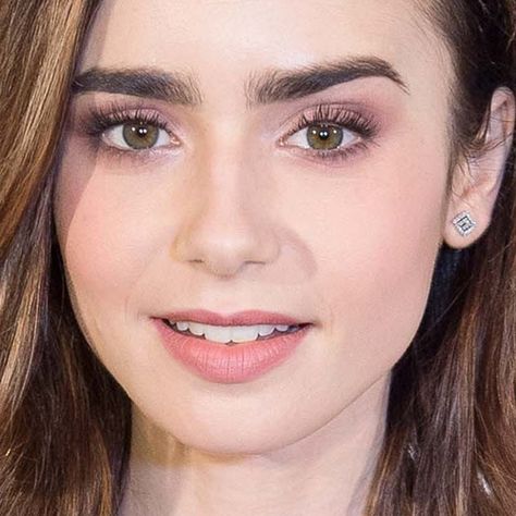 Lily Collins Makeup Photos & Products | Steal Her Style Lily Collins Makeup, Pale Skin Makeup, Lily Collins Style, Makeup Photos, Steal Her Style, Photo Makeup, Clothes Outfits, Lily Collins, Pale Skin