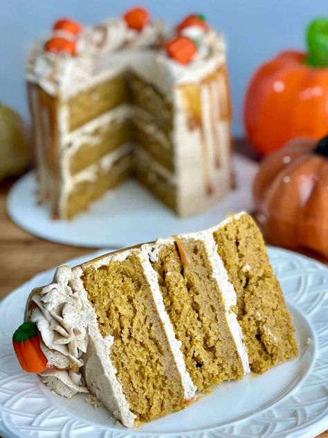 Spice Layer Cake, Churro Cake, Pumpkin Spice Latte Cake, Pumpkin Spice Cake Recipe, Spice Cake Recipe, Latte Cake, Bakery Style Cake, Cinnamon Buttercream, Cake With Cinnamon