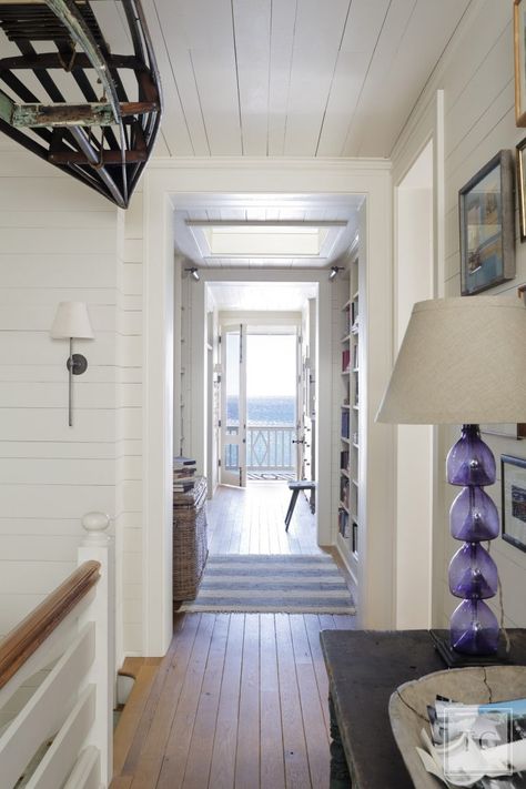 From the Portfolio of Tammy Connor Interior Design Beach House Hallway, Beach House Getaway, Beach Home Interiors, Florida Beach House, Cottage Coastal, Interior Design Per La Casa, Beach House Interior Design, Regal Design, Seaside Cottage