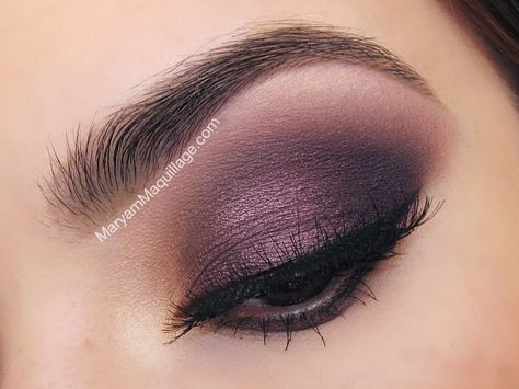 Heart Eyeshadow, Quinceanera Stuff, Classic Glam, Purple Smokey Eye, Vanity Sets, Purple Eye Makeup, Blog Business, Purple Makeup, Makeup Guide