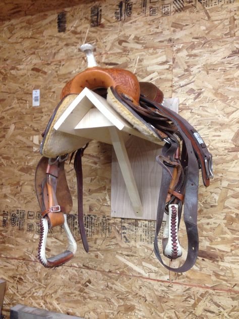 Tack Shed Ideas, Horse Tack Rooms, Horse Farm Ideas, Barn Hacks, Diy Horse Barn, Horse Barn Ideas Stables, Horse Shelter, Saddle Rack, Horse Barn Plans