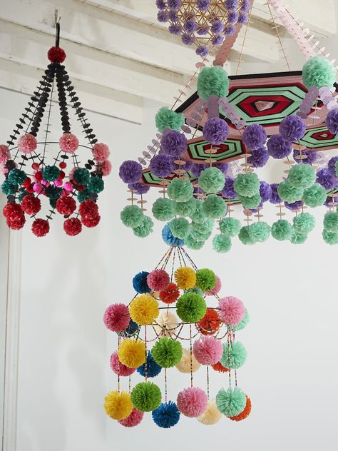 Pom Pom Installation, Polish Pajaki, Polish Chandelier, Crafternoon Tea, Crystal Suncatchers Diy, Paper Chandelier, Folk Decor, Craft Booth Display, Lampshade Makeover