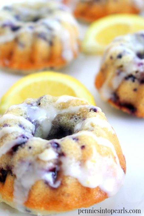 Mini Bunt Cake, Mini Bundt Cakes Recipes, Bundt Pan Recipes, Blueberry Bundt, Mini Bundt, Bundt Cake Recipe, Pampered Chef Recipes, Mini Bundt Cakes, Chips Ahoy