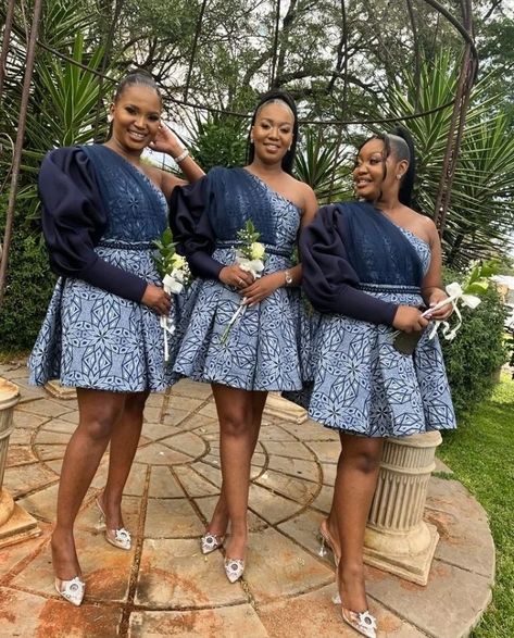 African Bridesmaid Dresses Traditional, Lobola Outfits Bridesmaids, Lobola Outfits Woman Dresses, Lobola Dress, Lobola Outfits, Medical Summary, Sesotho Traditional Dresses, African Bridesmaids, Ankara Outfits