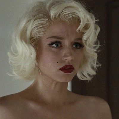 Blonde 2022, Marilyn Monroe Hair, Blonde Movie, Joyce Carol Oates, 50s Hairstyles, Masc Women, Bottle Blonde, Blonde Actresses, Vintage Hollywood Glamour