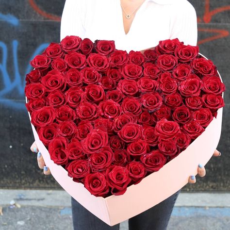 3 sizes of large heart boxes with red roses. Amazing gift for Valentine’s Day ❤️ Same day flower delivery in Los Angeles! Accepting pre-orders for Valentine’s Day. Valentines Day Roses, Flowers Name, Bouquet Roses, Wall Workout, Makeup Images, Gift For Valentine, Roses Red, Valentines Flowers, Heart Box