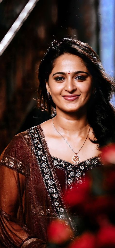 Anushka Shetty Images, Anushka Photos, Actors Illustration, Anushka Shetty, Face Images, India Beauty, Phone Wallpapers, Bollywood Actress, Beauty Women