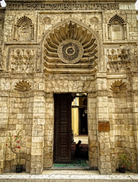 https://flic.kr/p/7VFt5P | Fatimid mosque of al-Aqmar (1125 AD), Cairo Fatemi Architecture, Fatemi Design, Fatimid Architecture, Fatimid Art, Islamic Civilization, Places In Egypt, Modern Egypt, Old Egypt, Beautiful Mosques