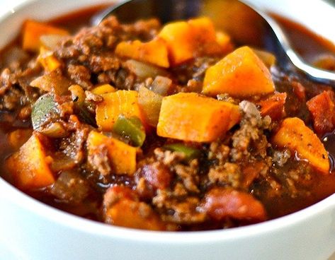 Sweet Potato Beef Chili Recipe | Scrappy Geek Ground Beef Sweet Potato, Sweet Potato Paleo, Slow Cooker Ground Beef, Potato Chili, Vegetable Chili, Beef Chili Recipe, Paleo Slow Cooker, Paleo Crockpot, Sweet Potato Chili