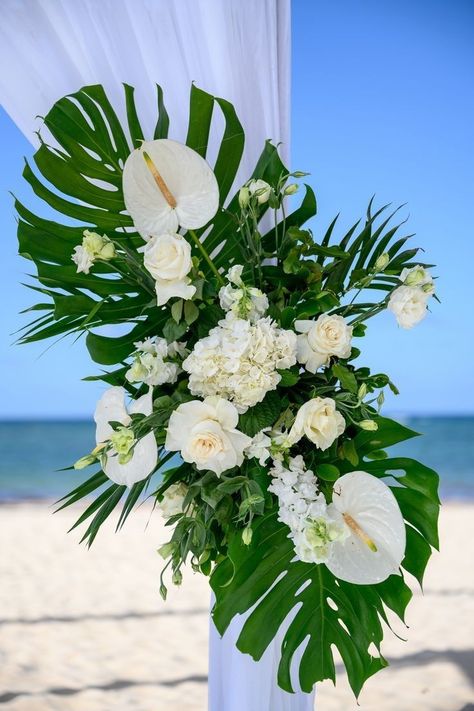 White And Blue Tropical Bouquet, Tropical Wedding Gazebo, Tropical Ceremony Flowers, Tropical Wedding Flowers Centerpieces, Minimalist Tropical Wedding, Tropical Wedding Arch, Glamorous Christmas Tree, Hibiscus Wedding, Tropical Wedding Theme