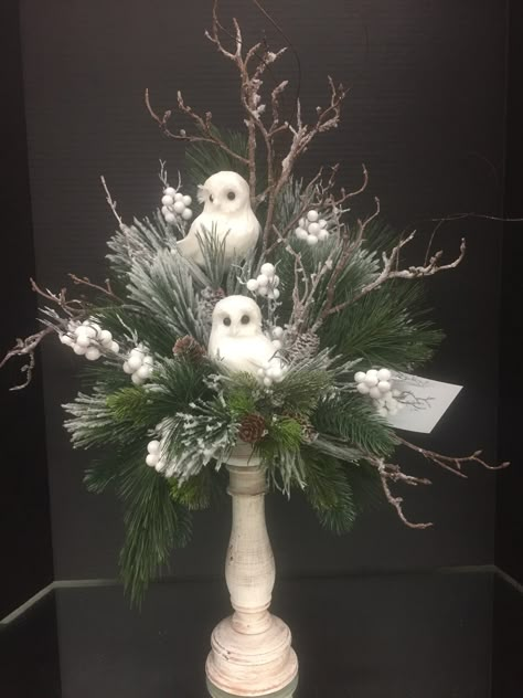 Winter woodland Collection, 2016 floral design, Tara Powers Michaels of Midlothian, Va. Art Floral Noel, Dekoratívne Vence, Christmas Details, Christmas Centers, Christmas Flower Arrangements, Christmas Floral Arrangements, Woodland Christmas, Christmas Arrangements, Christmas Flowers