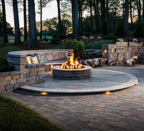 Sunken Living Room This stunning outdoor living room features a contemporary gas linear fire pit. The built-in seat wall surrounding the entire Custom Fire Pit, Fire Pit Kit, Fire Pit Landscaping, Outdoor Living Design, Patio Fire Pit, Outdoor Kitchen Patio, Wall Seating, Fire Pit Designs, Stone Walls