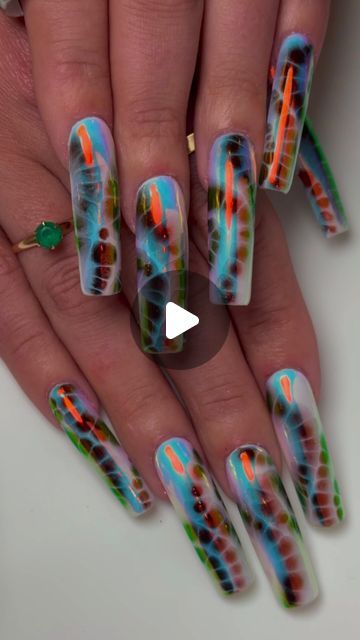 Fariha Ali on Instagram: "Hyponosis Chrome || it is fairly simple with maximum visuals…my ideal nailart type || @kokoistusa Sticky Base, @orlyplus Builder in a Bottle @bessienail_official White, @miasecret Blooming Gel & Black Liner @icegelnail Sunset Chrome powders || handmodels: @stormkingskc & @amberrush" Extreme Nail Art Design, White Powder Nails With Design, Blooming Gel Nail Art Ideas, How To Use Blooming Gel, Blooming Gel Nail Art Tutorial, Blooming Gel Designs, Fairytale Nails, Blooming Nail Art, Glitter Nail Art Designs