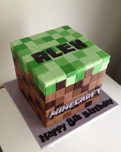 Minecraft Cake Ideas Easy, Mindcraft Cakes Birthday Boys, Simple Minecraft Cake, Minecraft Cake Easy Simple, Diy Minecraft Cake, Minecraft Cake Ideas, Pastel Minecraft, Minecraft Cake Designs, Minecraft Cakes