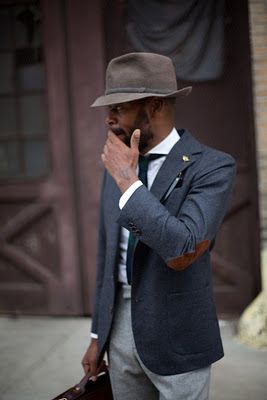 Man-style via the Sartorially Inclined. Dig the classic brown hat and tailored jacket with elbow patches. A Man In A Suit, Man In A Suit, Sharp Dressed Man, Well Dressed Men, Gentleman Style, Inspiration Mode, Fashion Mode, Men Looks, Mode Inspiration