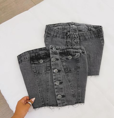 Cropped jeans corset peça já o seu ! PMG look das gringas. Jeans Corset, Corset Jeans, Corset And Jeans, Cropped Corset, Cropped Jeans, Sewing, Pants, Trousers