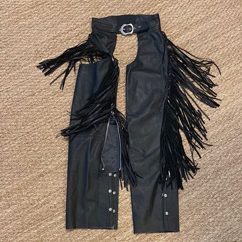 Harley-Davidson leather fringed chaps - RARE! New, perfect condition! Fringe Chaps, Motorcycle Shoot, Bad Bunny Concert, Leather Chaps, Bad Bunny, Leather Fringe, Grunge Style, Grunge Fashion, Waist Band