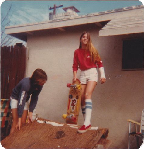 70s Skater Style, 70s Skater Aesthetic, Summer In The 70s, 1970s Summer Aesthetic, California Skater Aesthetic, 70s Southern Aesthetic, 70s Girl Aesthetic, 70s Skater Girl, Retro Girl Aesthetic