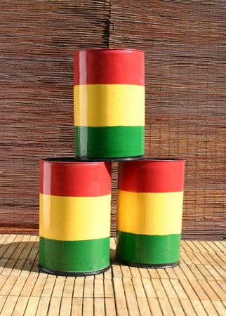 rasta oil drums Reggae Decorations Ideas Rasta Party, Dancehall Party Decor, Reggae Party Ideas, Rasta Party, Jamaican Party, Reggae Festival, Caribbean Party, Profile Picture Images, Snack Brands