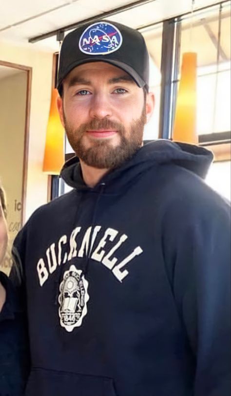 Captain Amerika, Crew Cut Hair, Christopher Robert Evans, Chris Hemsworth Thor, Christopher Evans, Captain My Captain, Robert Evans, Fastest Man, Chris Evans Captain America