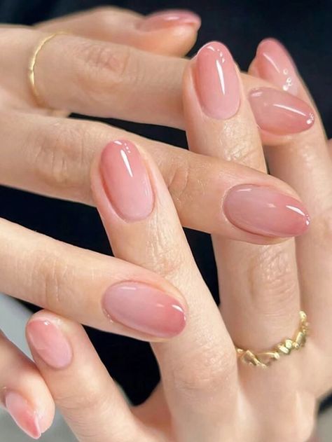 Mejora tu apariencia con 24 piezas de uñas postizas ovales sexys de forma minimalista de color rosa degradado para fiestas casuales, en estilo europeo y americano. Con unicolor que hacne que las manos se vean blancas. Incluye 1 lima de uñas y 1 pegamento tipo gelatina. Suministros de uñas de presión. | Moda de Mujer | SHEIN México Yellow Nail Art, Chrome Nails Designs, Nude Nail Designs, Minimalist Nail Art, Pink Nail Art, Blush Nails, Vacation Nails, Round Nails, Spring Nail Art