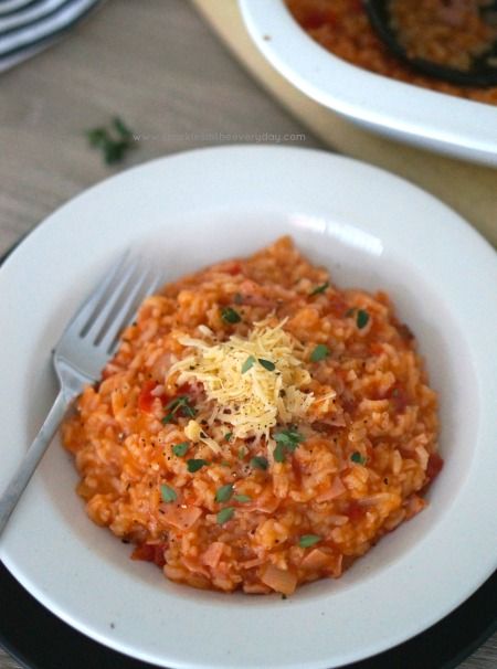 Easy Oven-Baked Bacon and Tomato Risotto! (GF) - Sparkles in the Everyday! Pioneer Woman Oven Risotto, Rissoto Recipes Oven Baked, Baked Rissoto, Baked Paella Recipe, Oven Risotto, Baked Risotto, Autumn Cooking, Bacon Risotto, Orzo Dishes