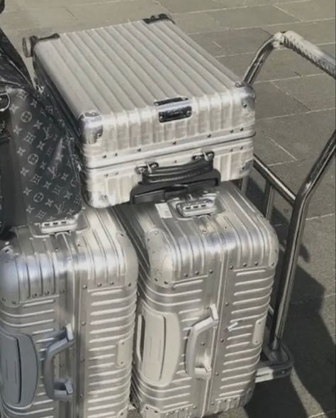 Silver Luggage Aesthetic, Rimowa Luggage Aesthetic, Aesthetic Luggage, Luggage Aesthetic, Catch Flights, Super Rich Kids, Airplane Mode, Future Lifestyle, Rich Kids