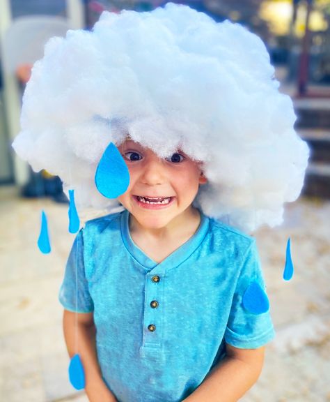 Get hands-on with this Rain Cloud Costume DIY project for beginners! Learn everything you need to know with step-by-step instructions and create something awesome! Cloud Costume Diy, 6 Halloween Costumes, Rain Cloud Costume, Snail Costume, Cloud Costume, Diy For Beginners, Halloween Costumes Kids, Halloween Board, Aesop's Fables