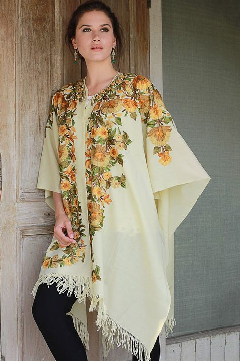 Kashmiri Shawls, Mode Kimono, Trendy Shirt Designs, Aari Embroidery, Wool Cape, Embroidered Wool, Printed Tunic Tops, Embroidery Blouse Designs, Wool Shawl